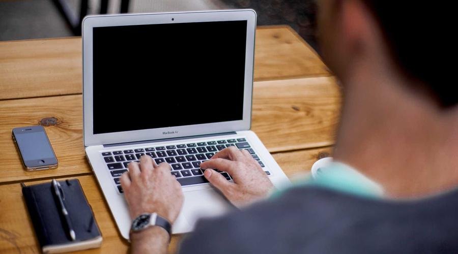 Personnalisation de la fiche du commerce depuis un ordinateur portable